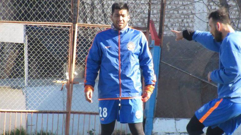 El cipoleño Lucas Mellado tuvo una lesión ósea en Roca.