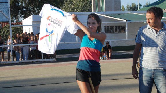 Luciana Aymar abrió la Fiesta Nacional con una clínica en Marabunta.