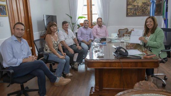 La gobernadora Carreras recibió a la nueva conducción de Unter