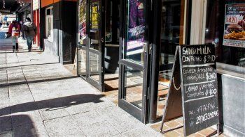 muy pocos bares fueron habilitados para abrir muy pocos bares fueron habilitados para abrir