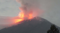 cerraron aeropuertos de mexico por una explosion en el volcan popocatepetl