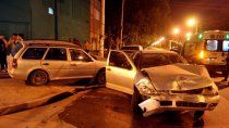 borracho se llevo puestos tres autos: dio 2,09 en alcoholemia