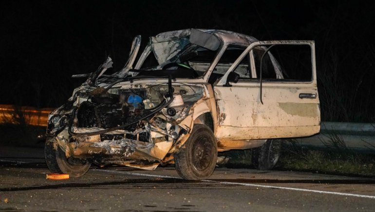 Chocó a un caballo, salió despedido por el parabrisas y está grave