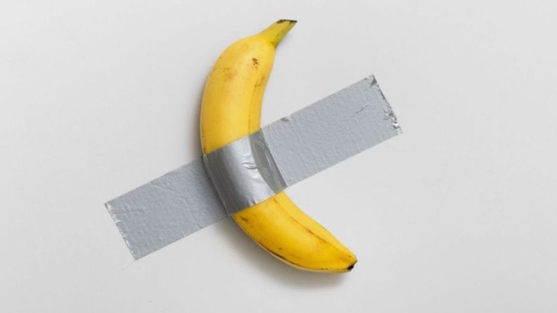 Aunque la banana es el elemento más visible de la instalación, el valor de la obra reside en su concepto y certificado de autenticidad.