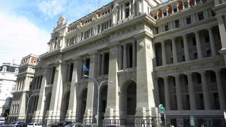 La Corte Suprema confirmó la condena de 12 años de prisión para el DJ y bailarín por violar y corromper a la hija de quien era su pareja.&nbsp;