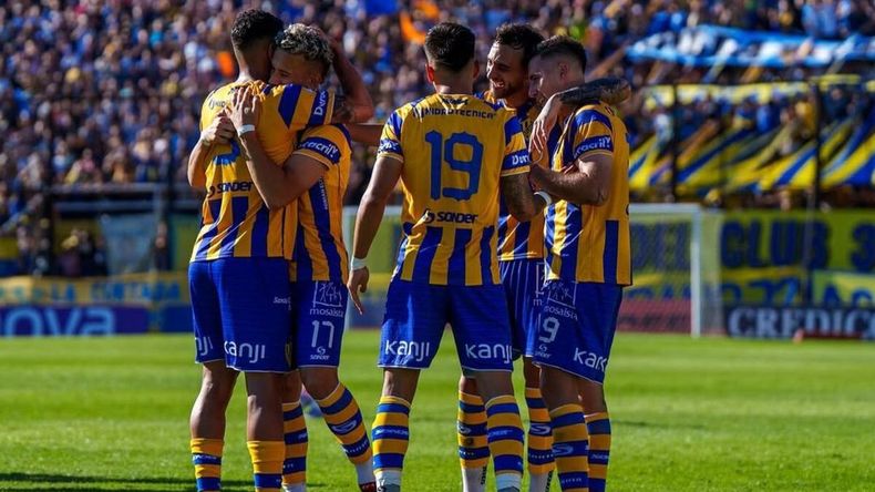 Impresionante: el fantástico golazo desde mitad de cancha que le dio un triunfo clave a Atlanta