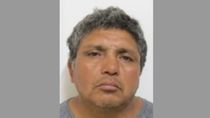 Luis Alberto Espinoza es el principal sospechoso del femicidio y es buscado por la Policía.