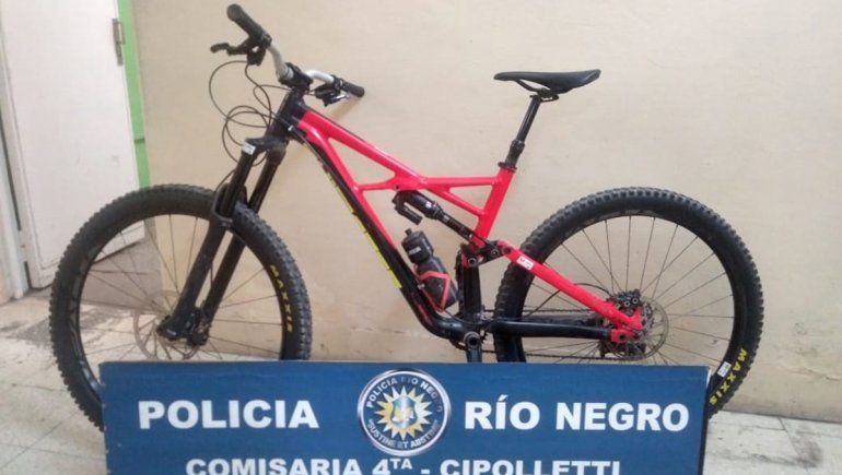 Un ladrón cayó por pasear en una bici robada de $200 mil