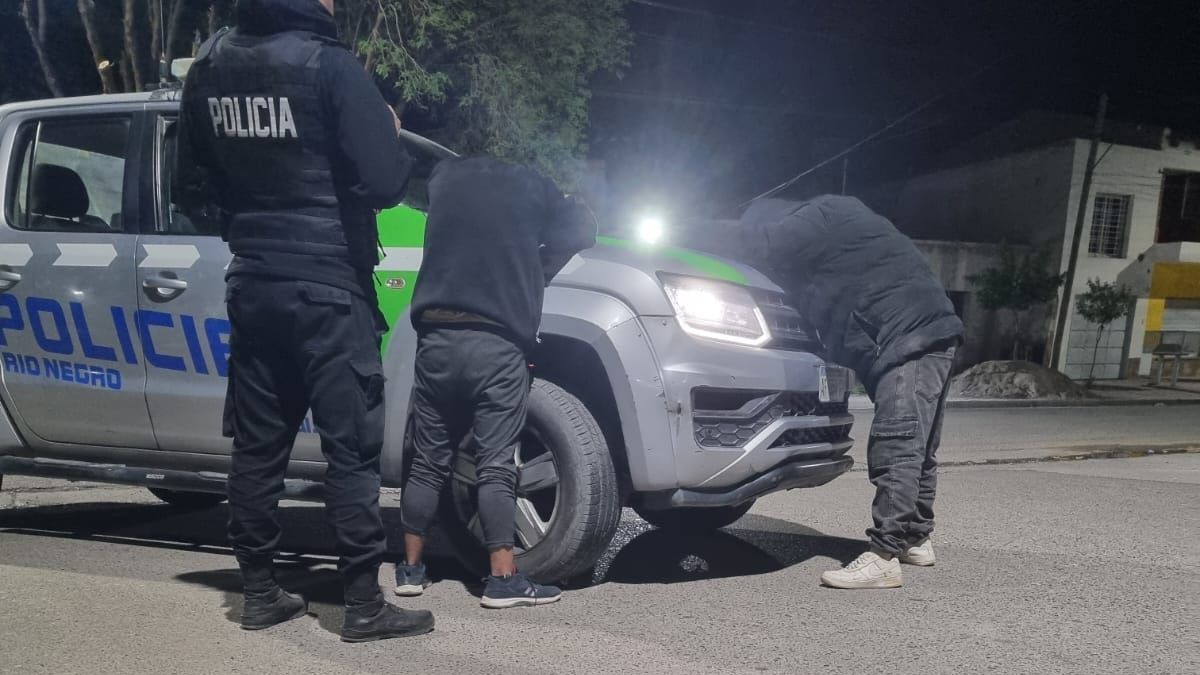 La maniobra evasiva en “U” fue clave para alertar a los efectivos sobre el comportamiento sospechoso de los ocupantes.