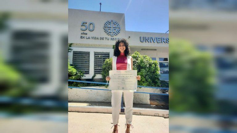 Recién egresada de la UNCo, le robaron el título de médica con un inhibidor