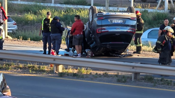 caos en ruta 7: fuerte choque y vuelco, con tres vehiculos involucrados