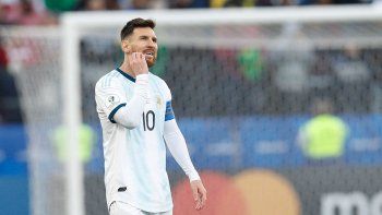 messi quedo muy solo y en el ojo de la tormenta