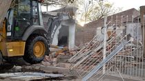 El aguantadero del barrio Luis Piedra Buena es el segundo en ser derribado.