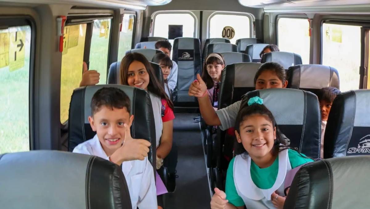 Transporte escolar en Río Negro: más de 16.000 estudiantes garantizan su acceso diario a las aulas