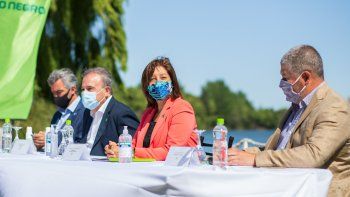 aislan a la gobernadora por un caso positivo de covid