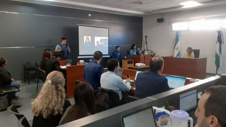 La ex pareja de Marilef declaró por Zoom. Relató que también sufrió violencia de género. En varios momentos el llanto la quebró.&nbsp;