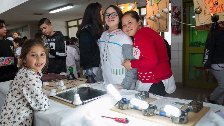 Todo el color de la Feria de Ciencias de la Escuela 258