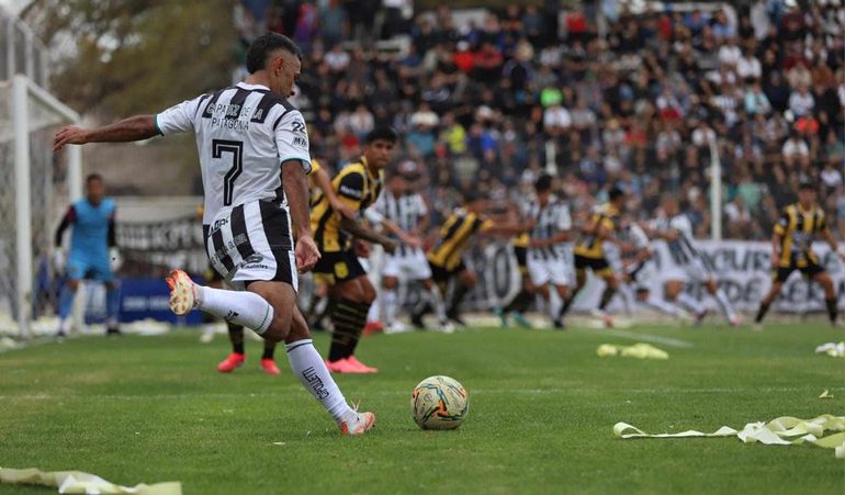 Bienvenido a la cima, Cipo: mirá los goles contra Olimpo y cómo quedó la tabla del Federal A