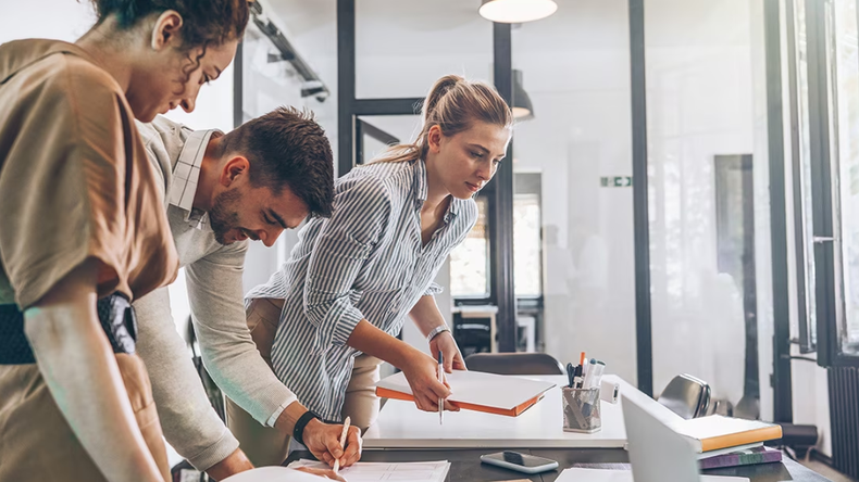 Los jóvenes muestran interés en el mundo empresarial