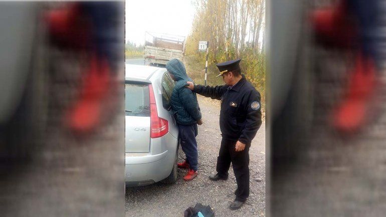 Secuestró a su ex pareja y al nene, volcó en plena fuga y lograron detenerlo