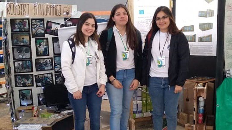 Alumnos del CET 15 van a construir casas con basura domiciliaria