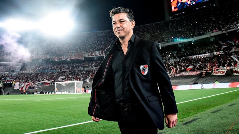River vuelve a jugar ante su gente en el Monumental.
