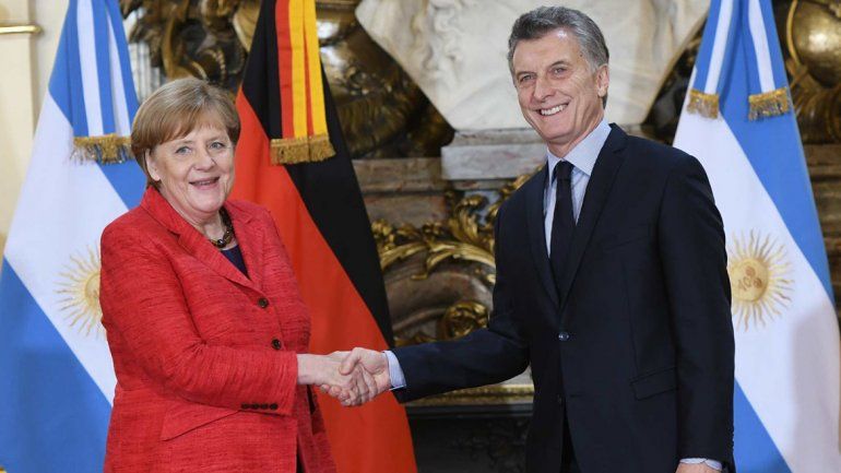 Merkel felicitó a Macri por la apertura económica de Argentina