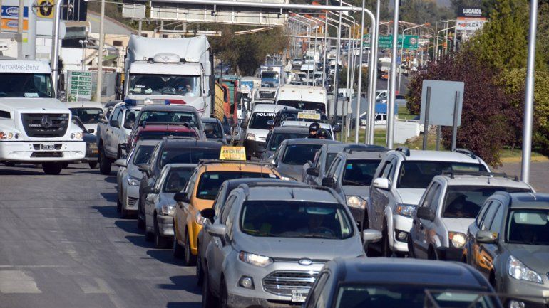 Así se vivió el primer día de caos de tránsito en los puentes