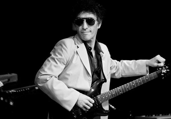Willy Crook se presenta hoy en Cipolletti