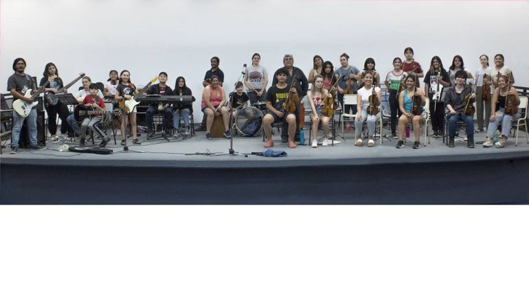 Los chicos de la orquesta juvenil. Los chicos de la orquesta juvenil.