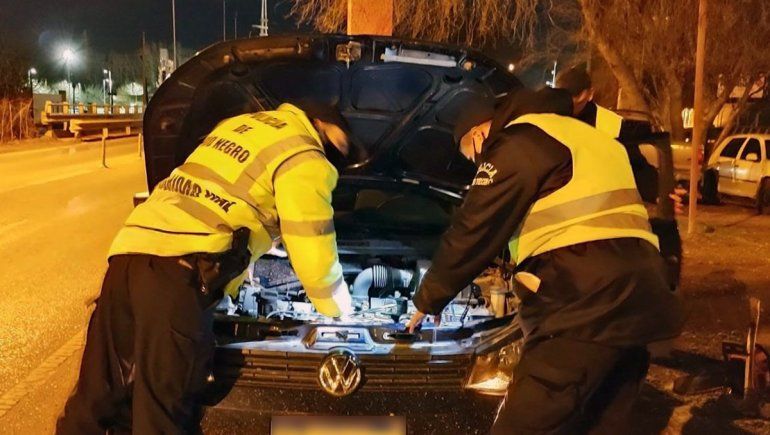 Lo atraparon sobre la Ruta 22 manejando un auto robado en Buenos Aires
