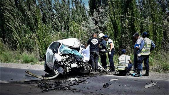 Murió un médico de Allen en un terrible choque en Ruta Chica