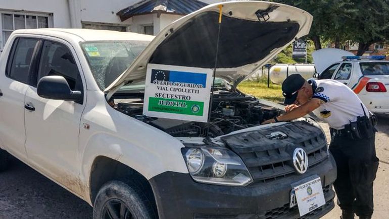 La Policía secuestró una camioneta de alta gama y una moto