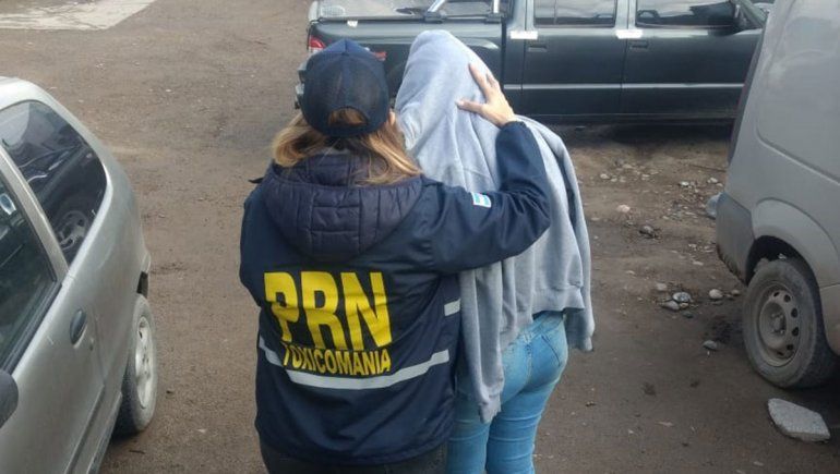 Joven vinculada a la megabanda narco que vendía droga de Sinaloa se entregó