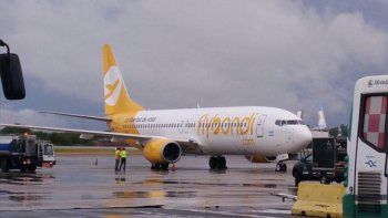 por una falla, vuelo de flybondi que iba a bariloche tuvo que regresar