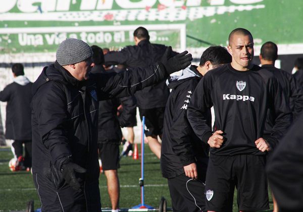 Cipo muda la práctica a Oro por el césped natural