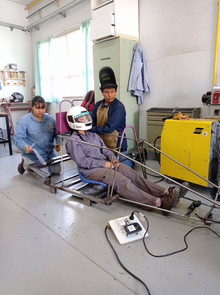 El reglamento de la competencia indica que la construcción del karting debe ser desde cero. El reglamento de la competencia indica que la construcción del karting debe ser desde cero.