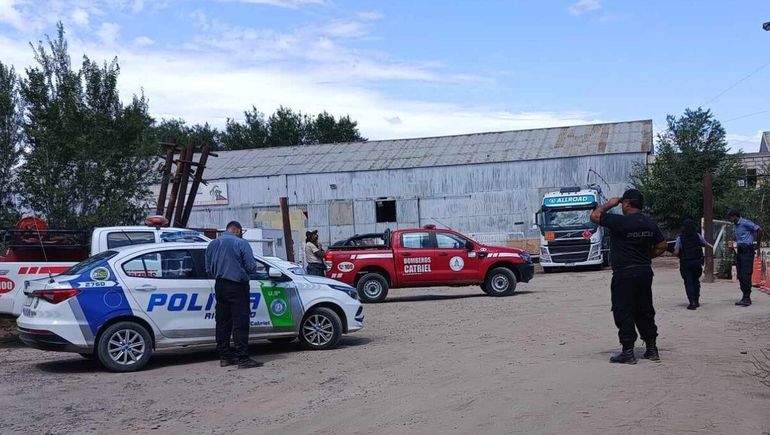 Explotó un tanque mientras lo soldaban en Catriel: un hombre murió y otro está grave