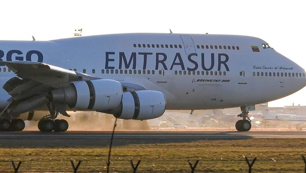 Autorizan la salida del país a cinco tripulantes del avión venezolano-iraní
