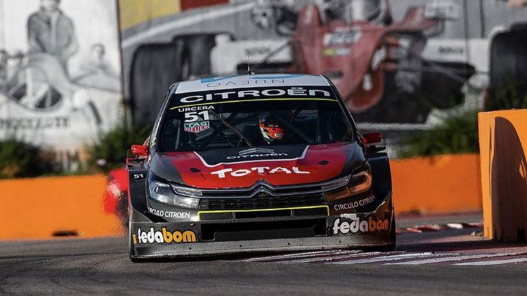 Urcera arriba del Citroën otra vez.