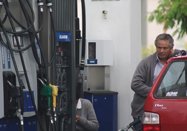 YPF y Shell comenzaron el año con un aumento del 7% en combustibles