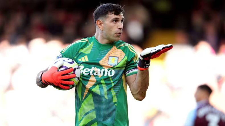 Cuál fue la atajada del Dibu Martínez que fue elegida como la mejor de la Premier League