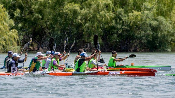 Se reanuda la Regata del río Negro en Beltrán