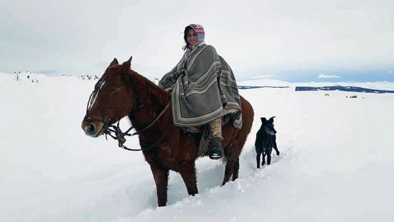 A caballo y en la nieve para atender al poblador rural