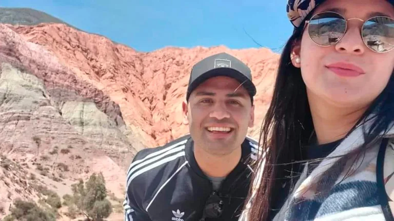 Encuentran a una pareja de turistas muerta en un hostel