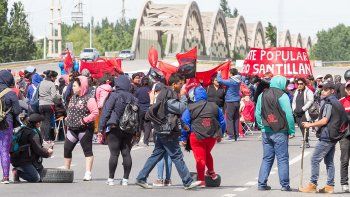protestaran con ollas populares en los puentes