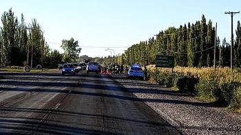 El incidente vial se produjo a la altura del kilómetro 8 de la Ruta 151, en el ingreso a Cipolletti. El incidente vial se produjo a la altura del kilómetro 8 de la Ruta 151, en el ingreso a Cipolletti.