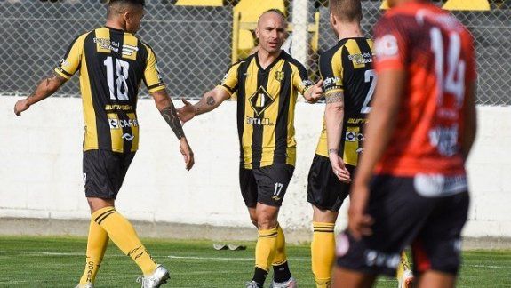 Madryn ganó de local y se puso a salvo en lo más alto