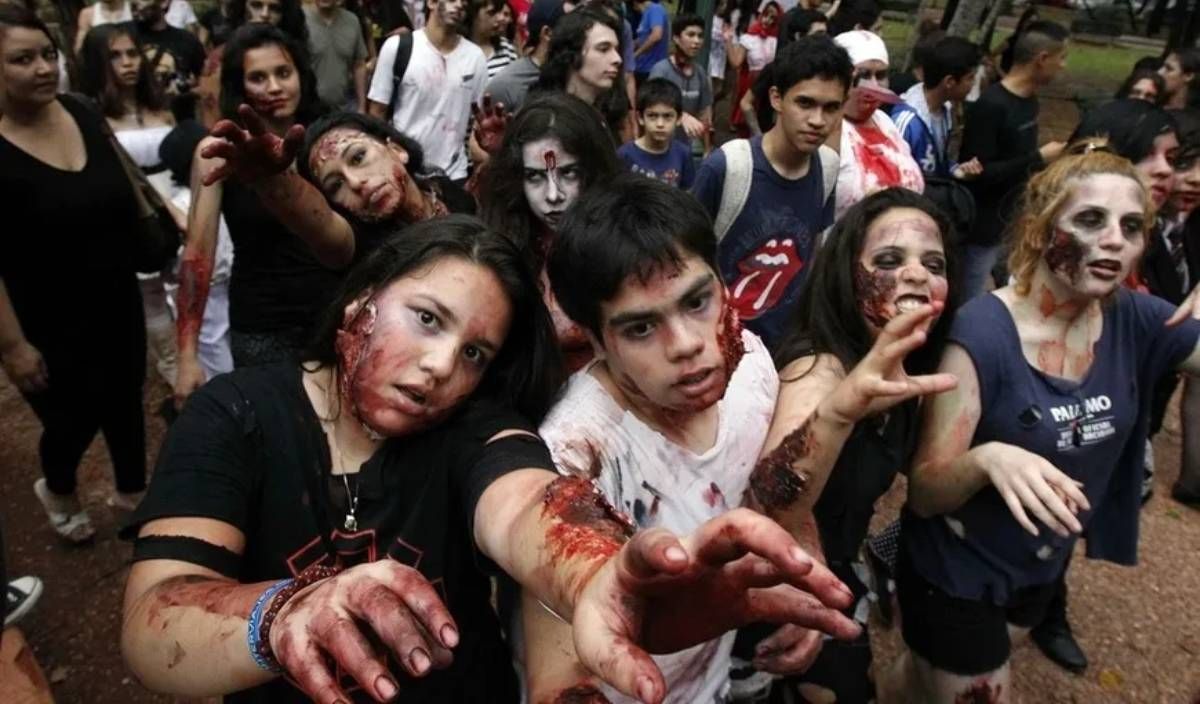 El antecedente de una marcha zombie docente en Paraguay. Ahora, será en Cipolletti.