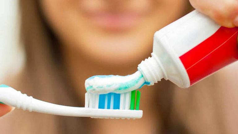 ¿Qué pasta usás para lavar tus dientes? Advierten que el fluoruro de estaño podría causar lesiones